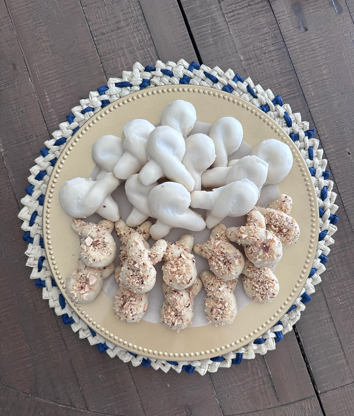 A celebration tray of assorted Knots